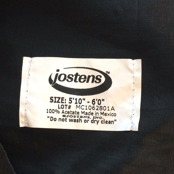 Josten’s graduation gown - Picture 5 of 5